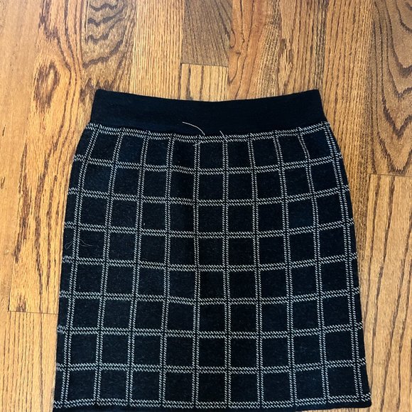 Wool Skirt - Black and White Checks - Picture 2 of 3